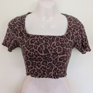 American Eagle Cropped Leopard Print Short Sleeve Shirt XS